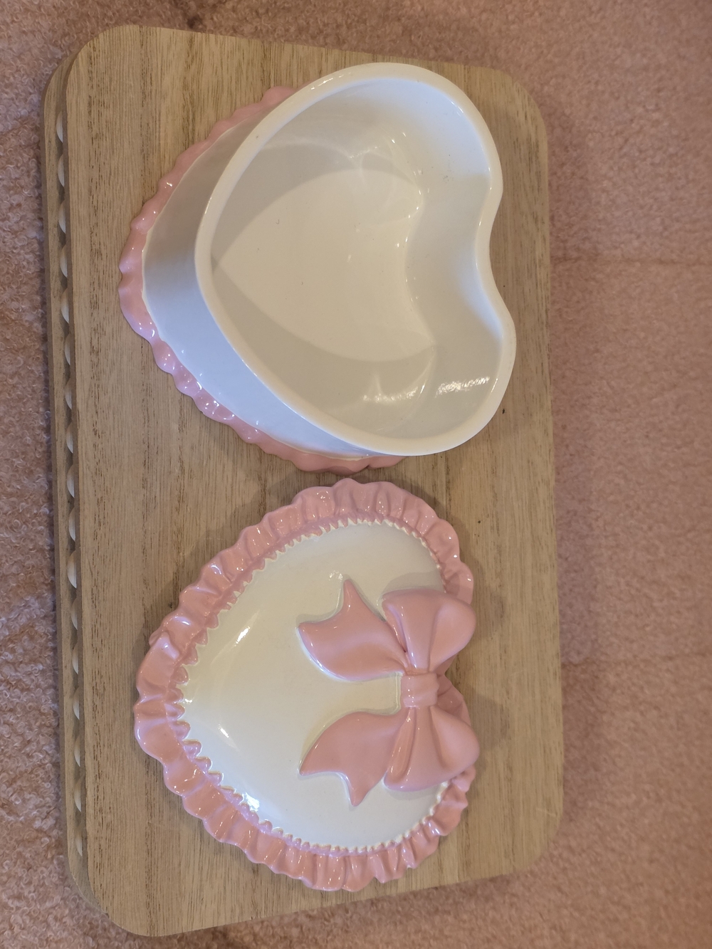 Pink Heart Bow Ceramic Soap Dispenser & Heart Dish With Lid Set - Picture 8 of 10